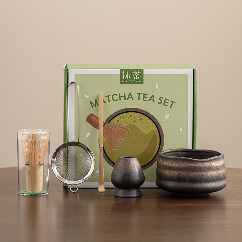 Threaded five-piece gilt set