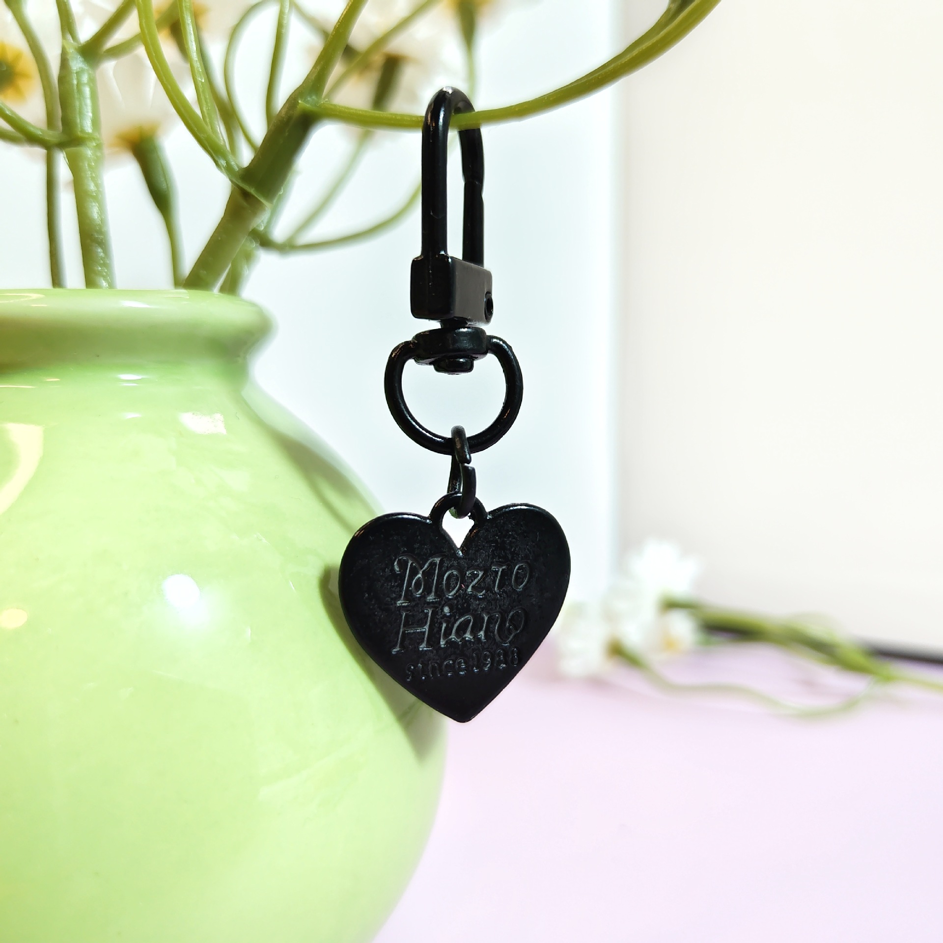 5:Black love door buckle