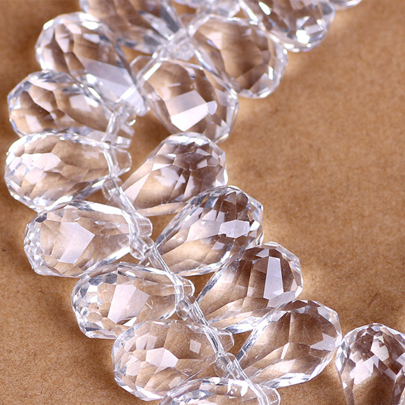 6:Twisted Water Drops 12x 22mm White