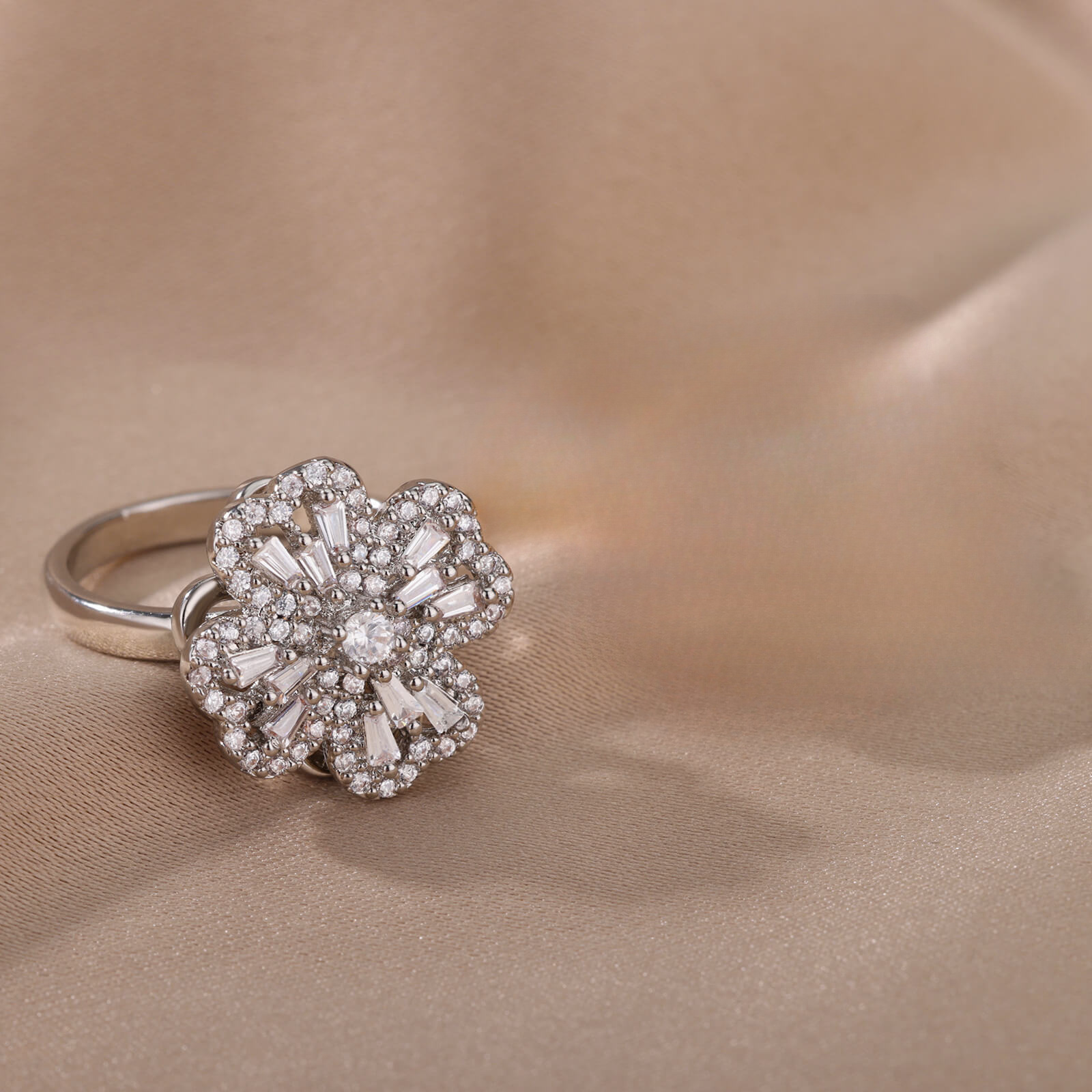 8:Four-leaf clover full of diamonds and silver