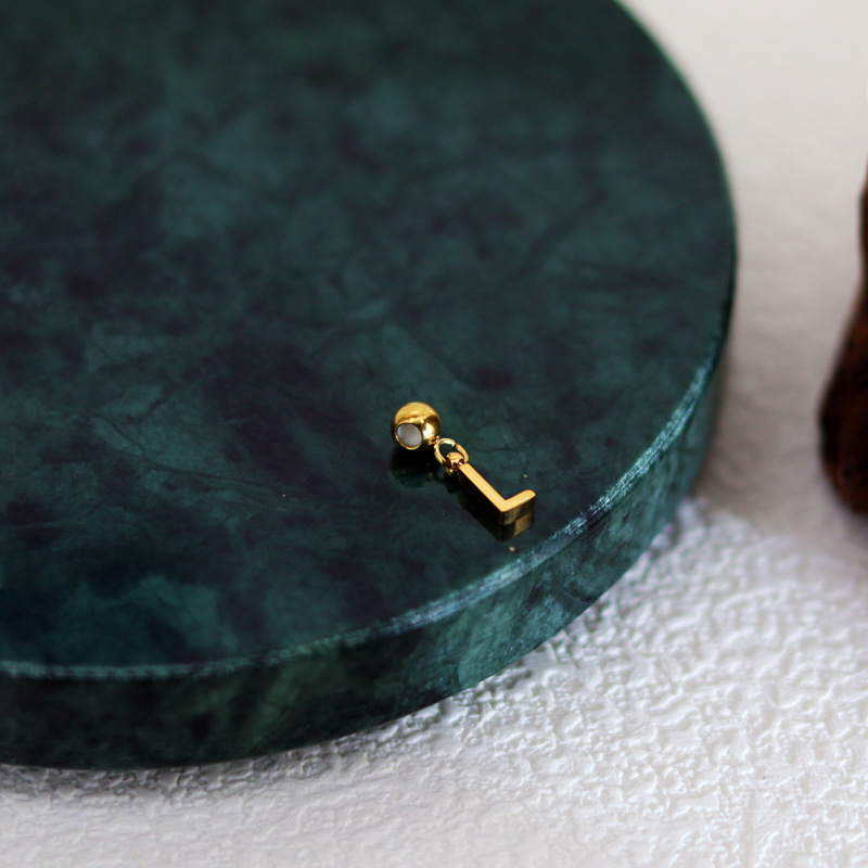 14:Letter Pendant (L)