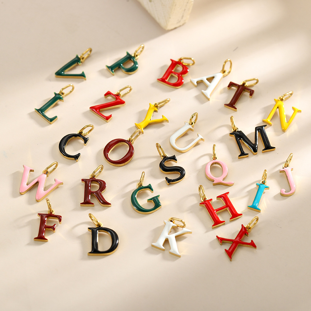 1:A set of 26 pieces