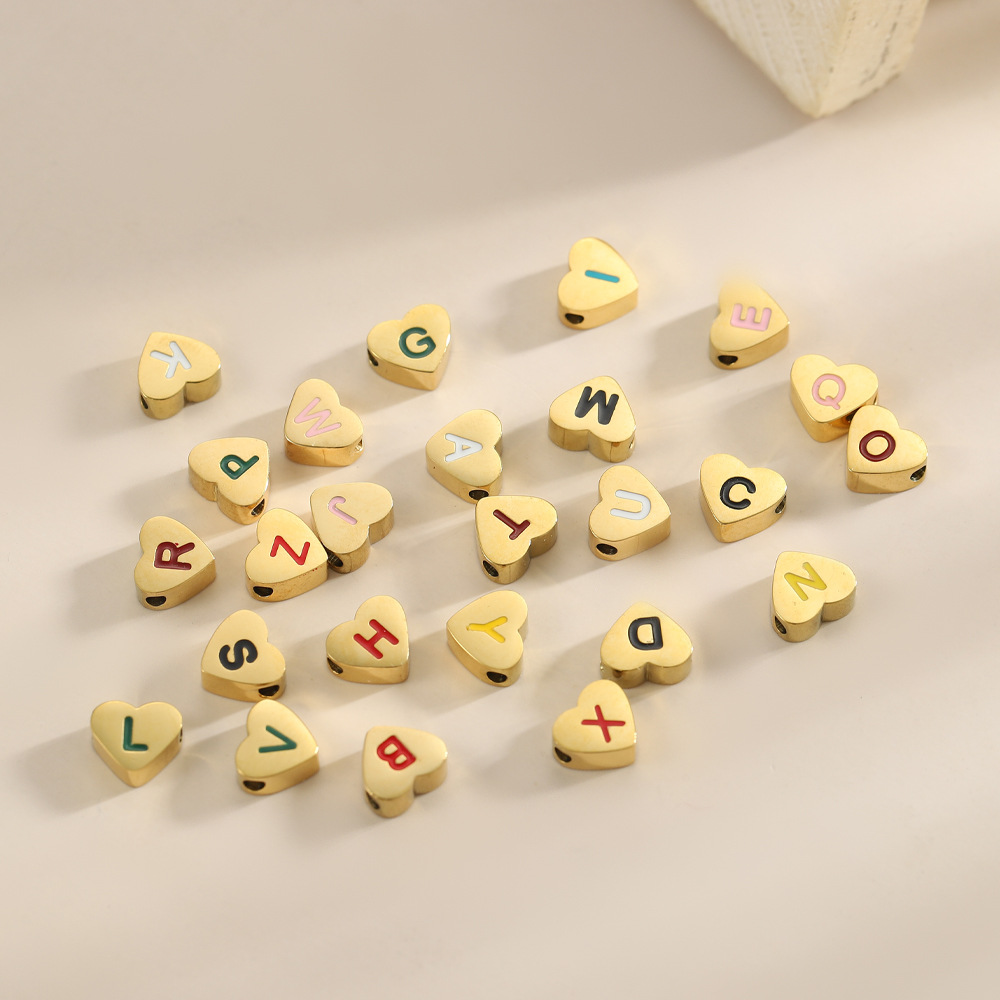 1:A set of 26 pieces