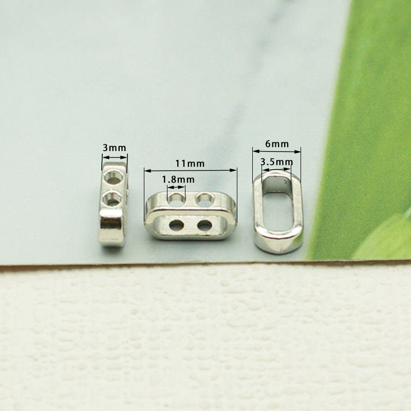 3:0233 four hole Silver