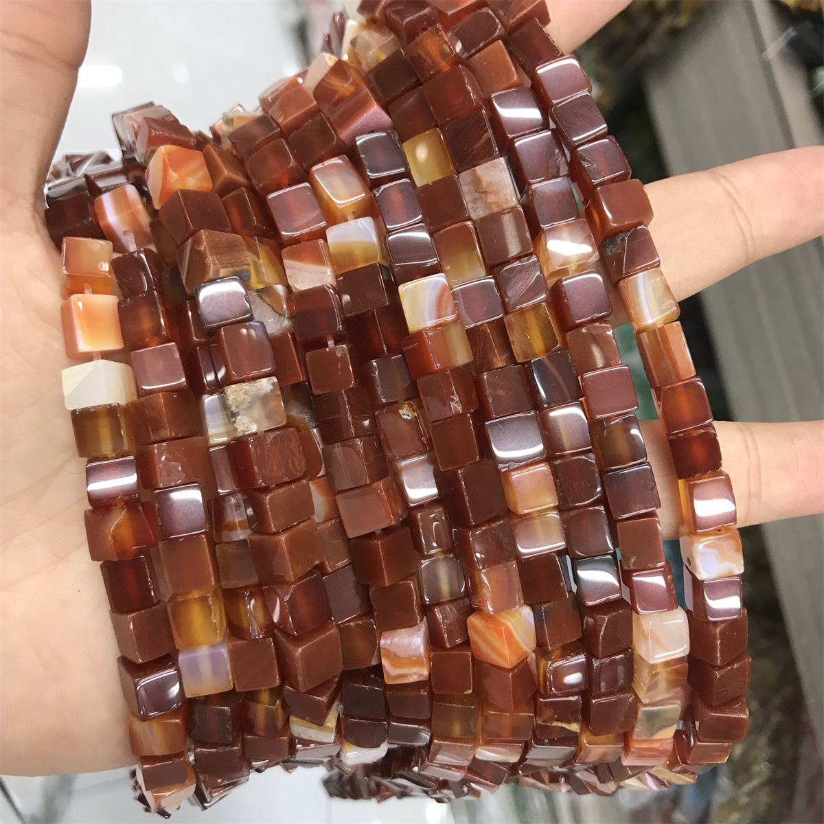 Square grain: 6mm red agate