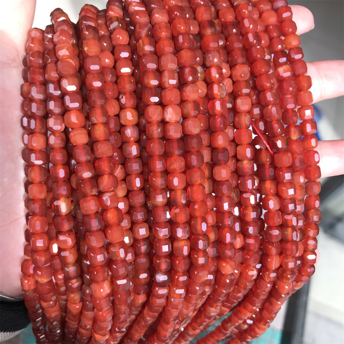 17:Sugar cube: 5mm red agate