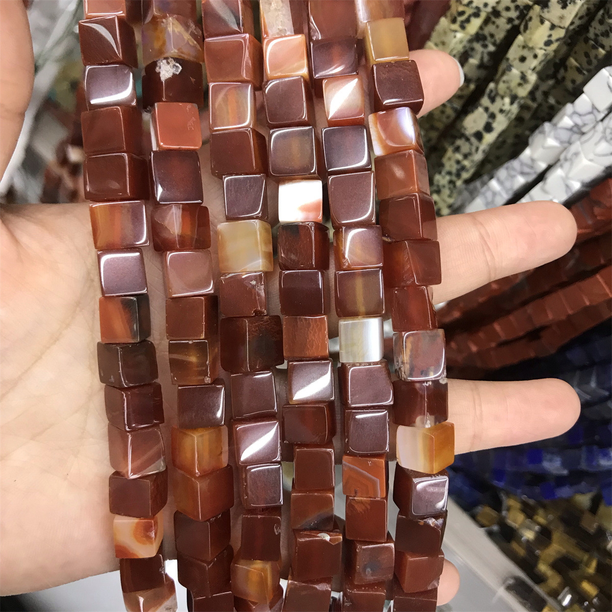 25:Square grains: 8mm red agate