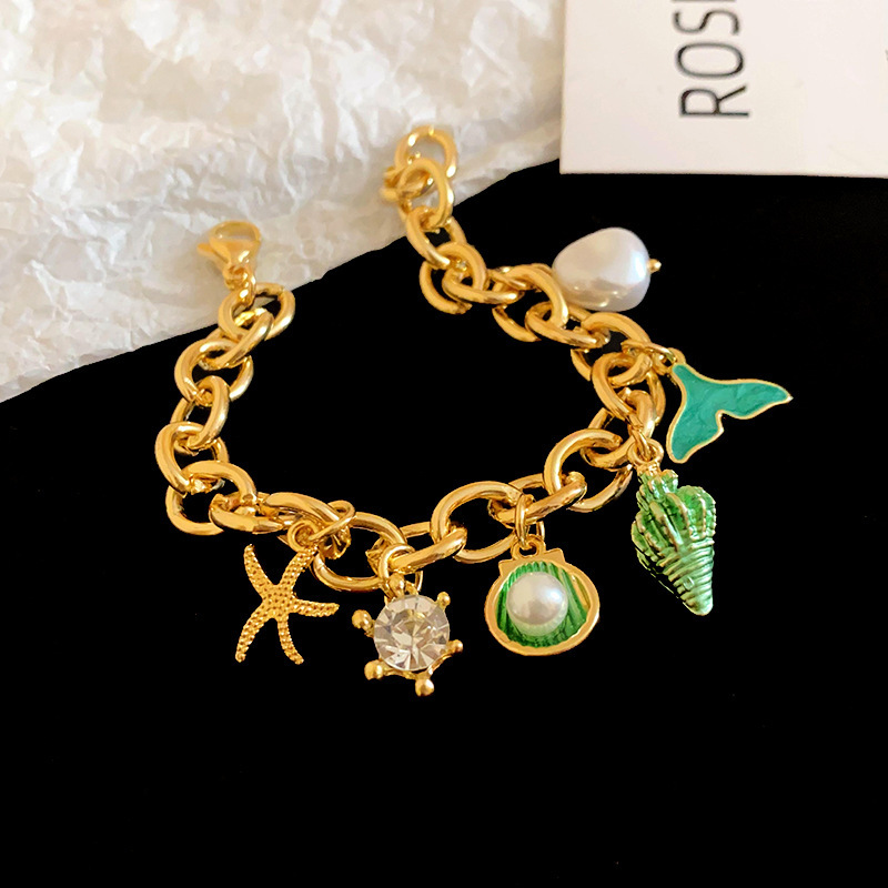 4:Green starfish and conch bracelet