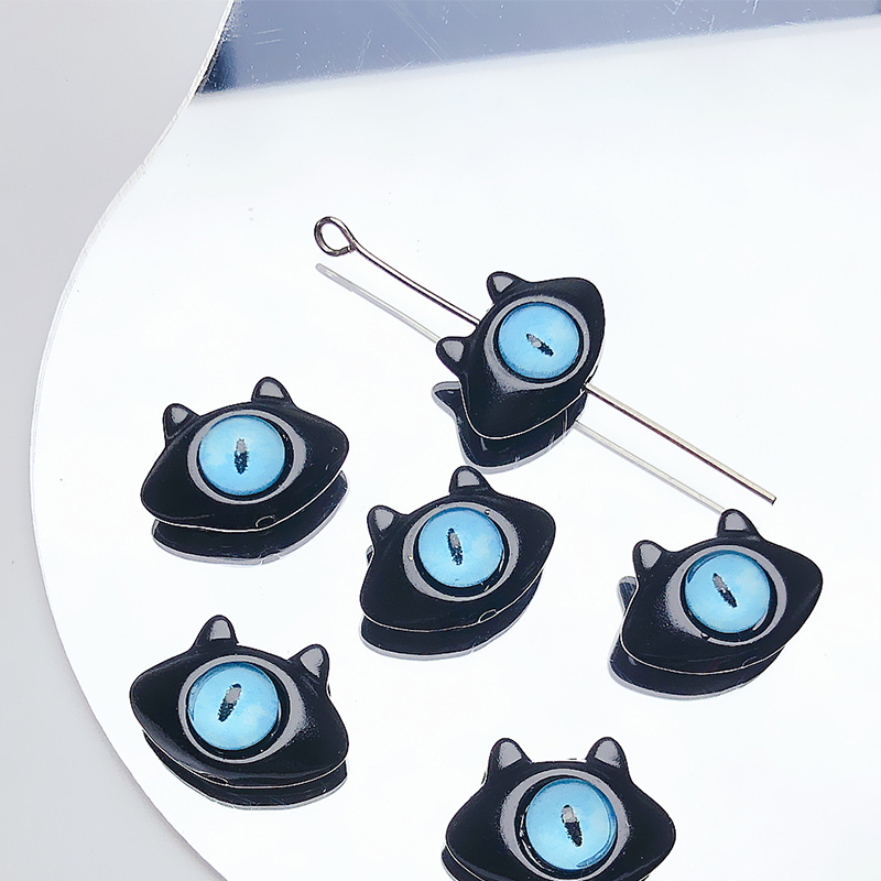 6:06 /14x15mm/black one-eyed little monster (1)