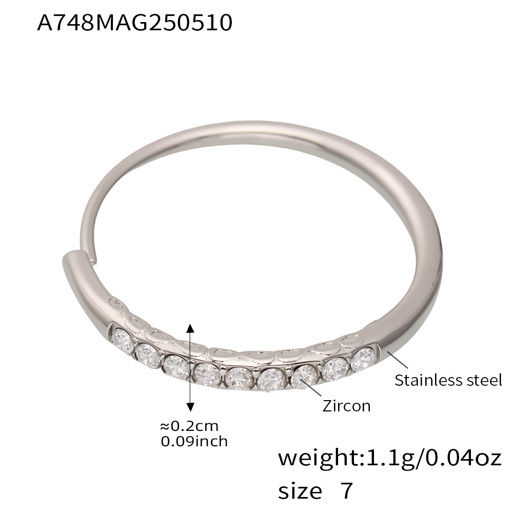 A748- Steel white zircon
