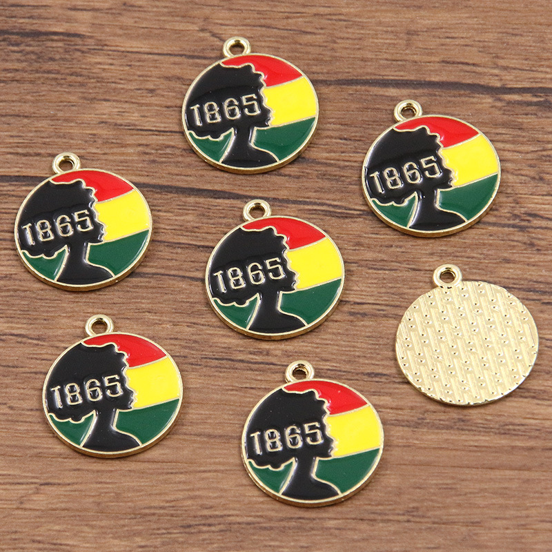 5:No. 4 black festival pendant 18x21mm 1.1g