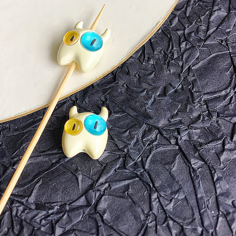 10:10/19x15mm/ beige monsters (1)