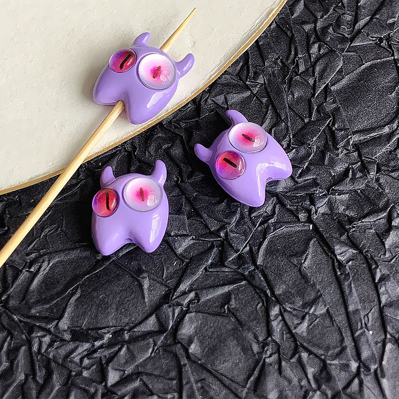 11:11 /19x15mm/purple monsters (1)