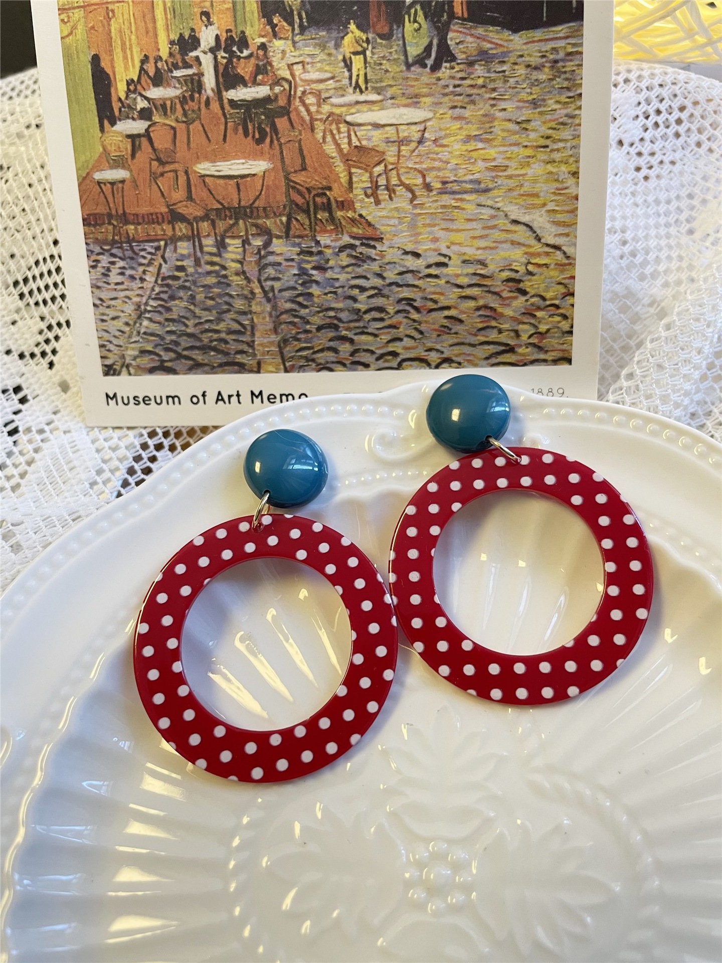 9:Pair of small blue