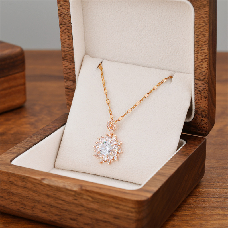 3:X8992-rose gold lip chain