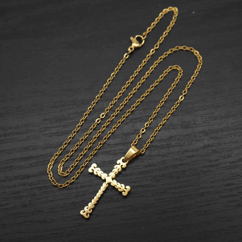 5:Model a gold with 2mm50cmo chain