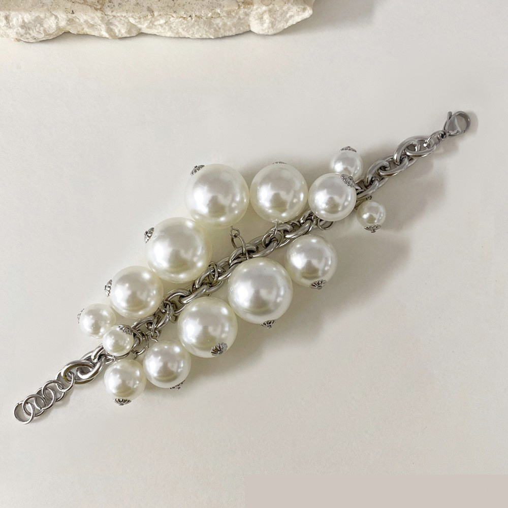 3:Pearl bracelet