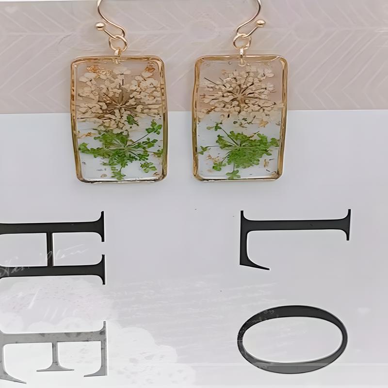 4:Gold, emerald green