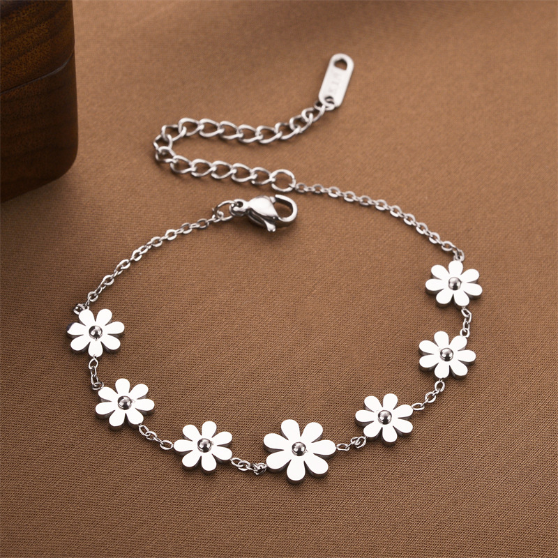 6:6604-silver bracelet