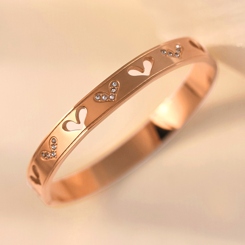 3 ローズゴールドカラー