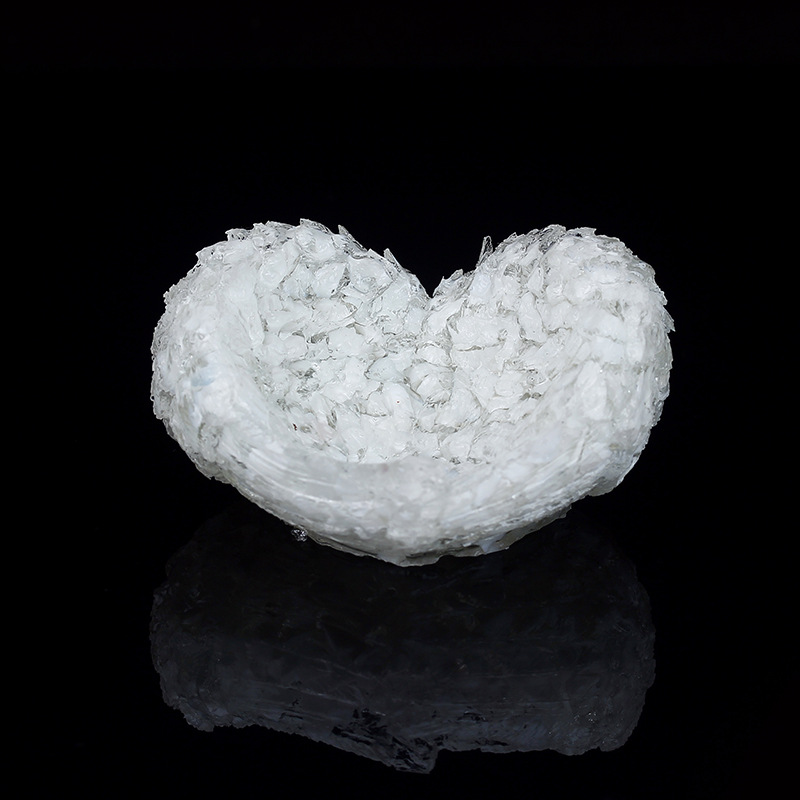 2/white porcelain en porcelaine blanche