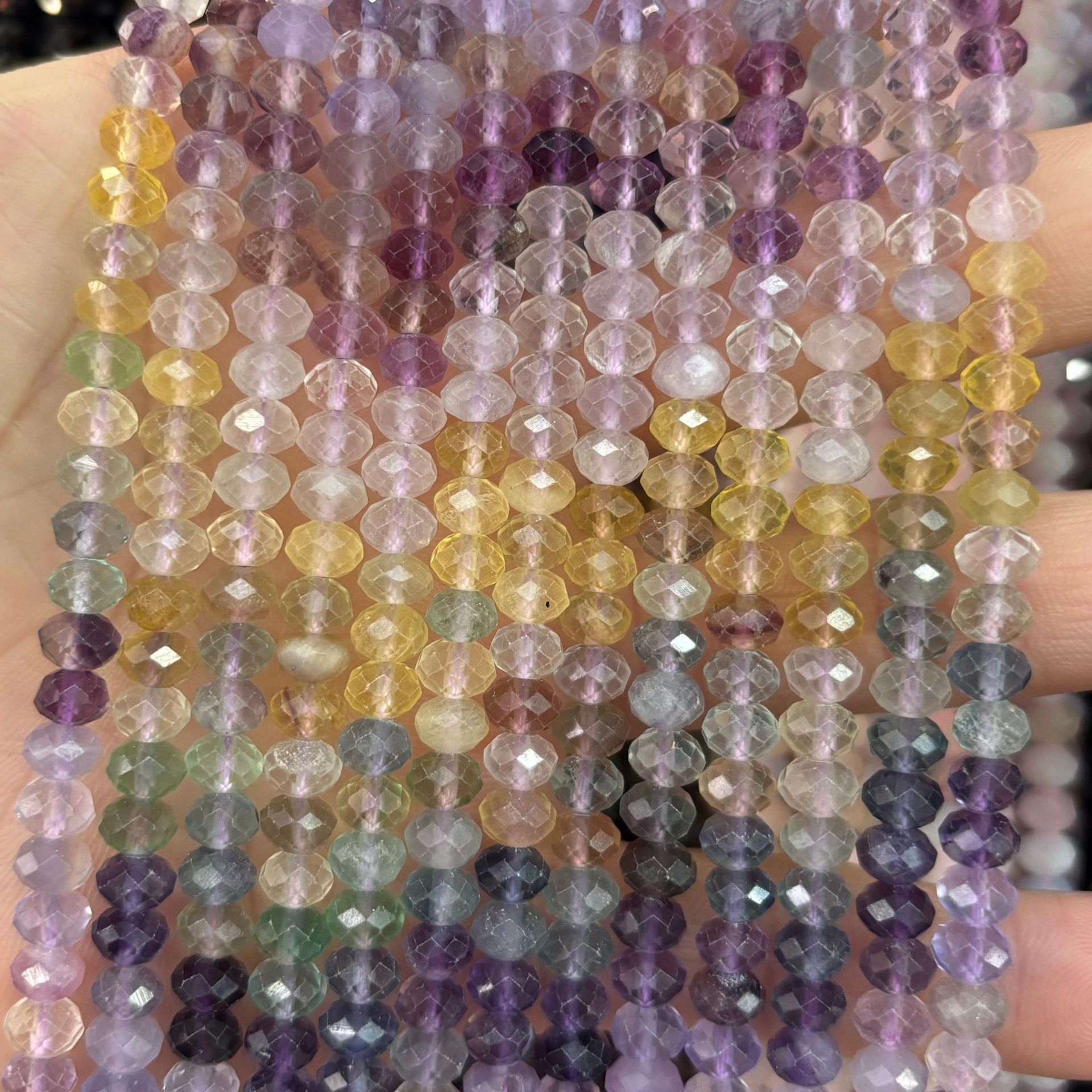 37:Gradient color fluorite