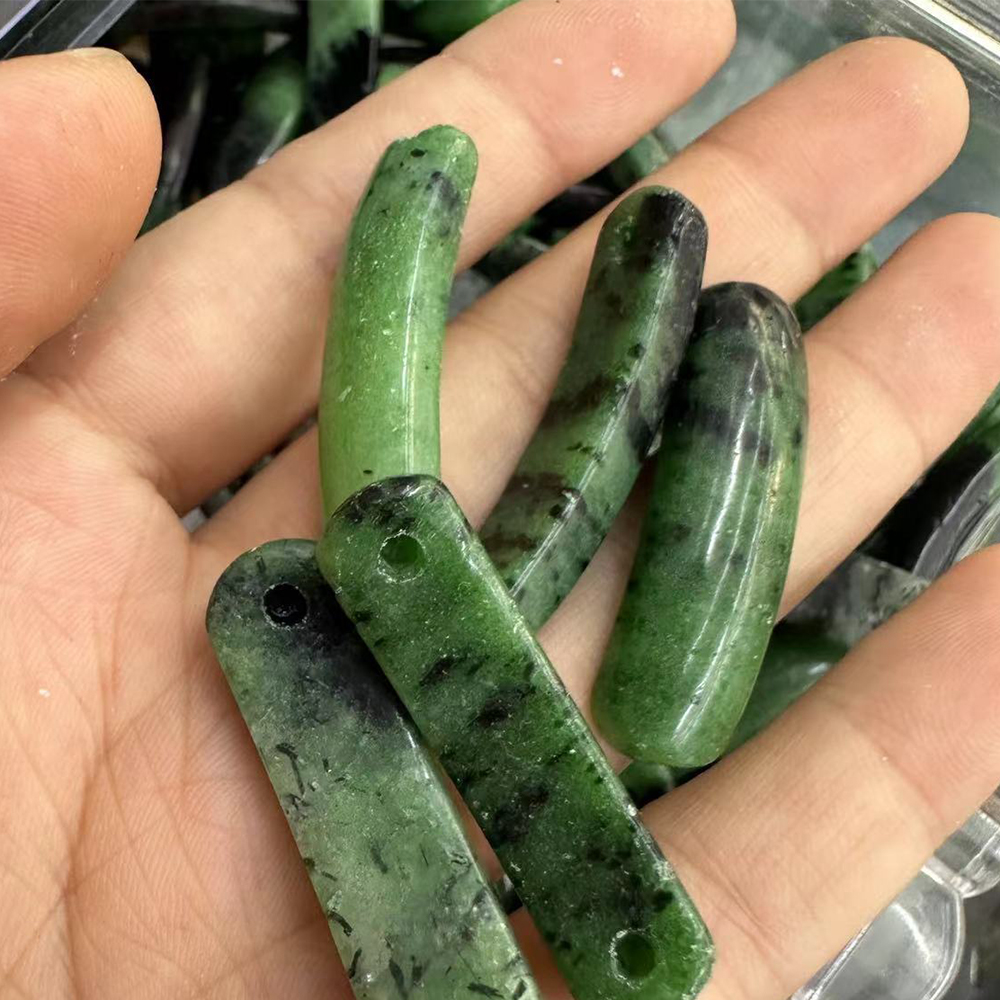 Cui Qing Jade 36-38mm*10*7-8mm