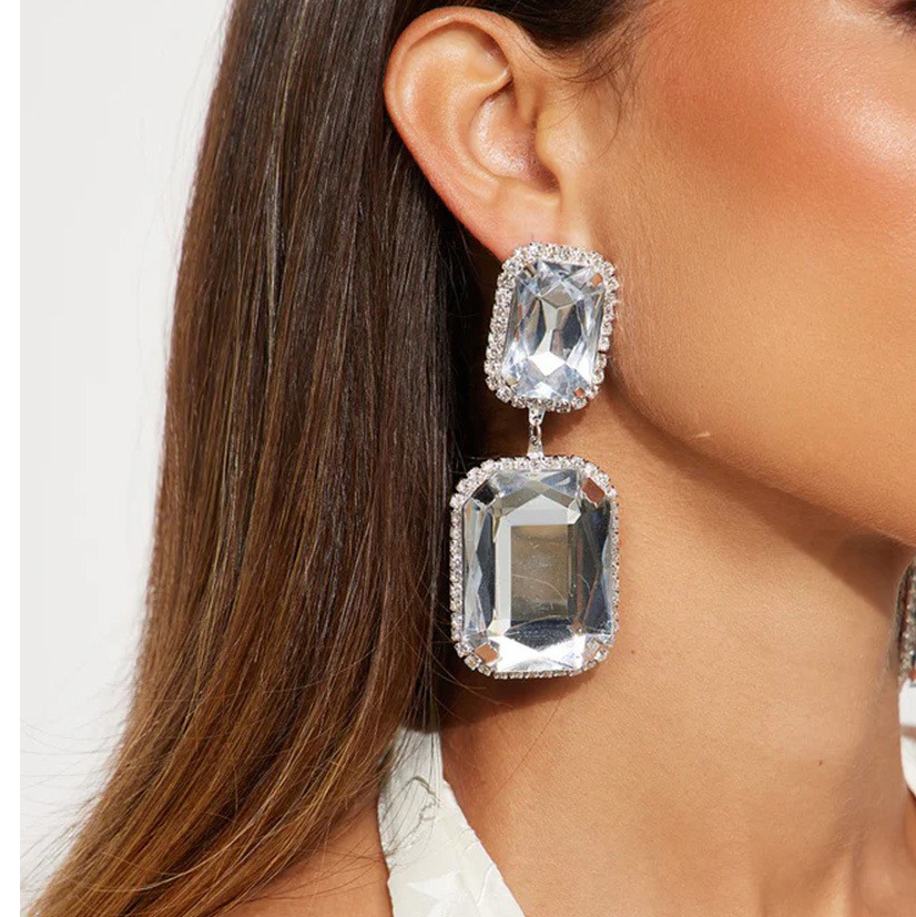 White diamond plated with silver