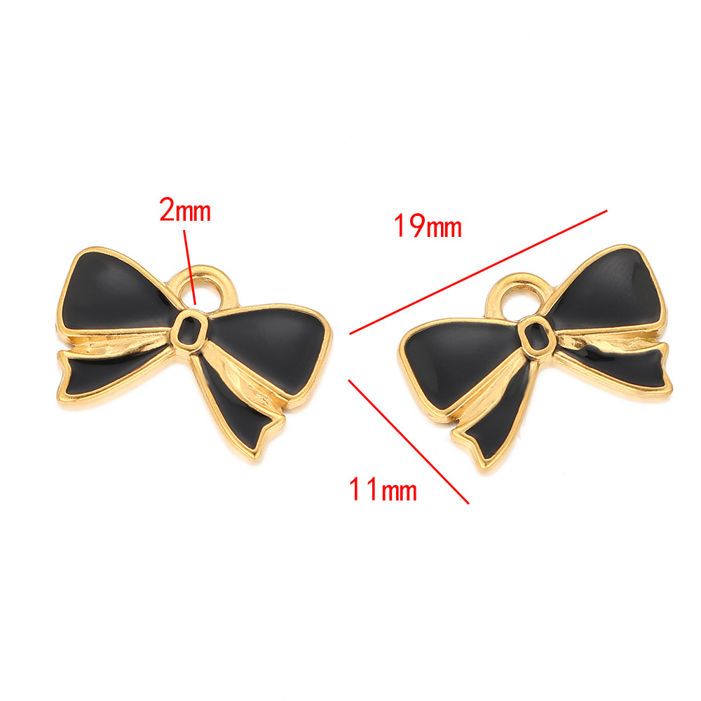 4:Black-bow pendant