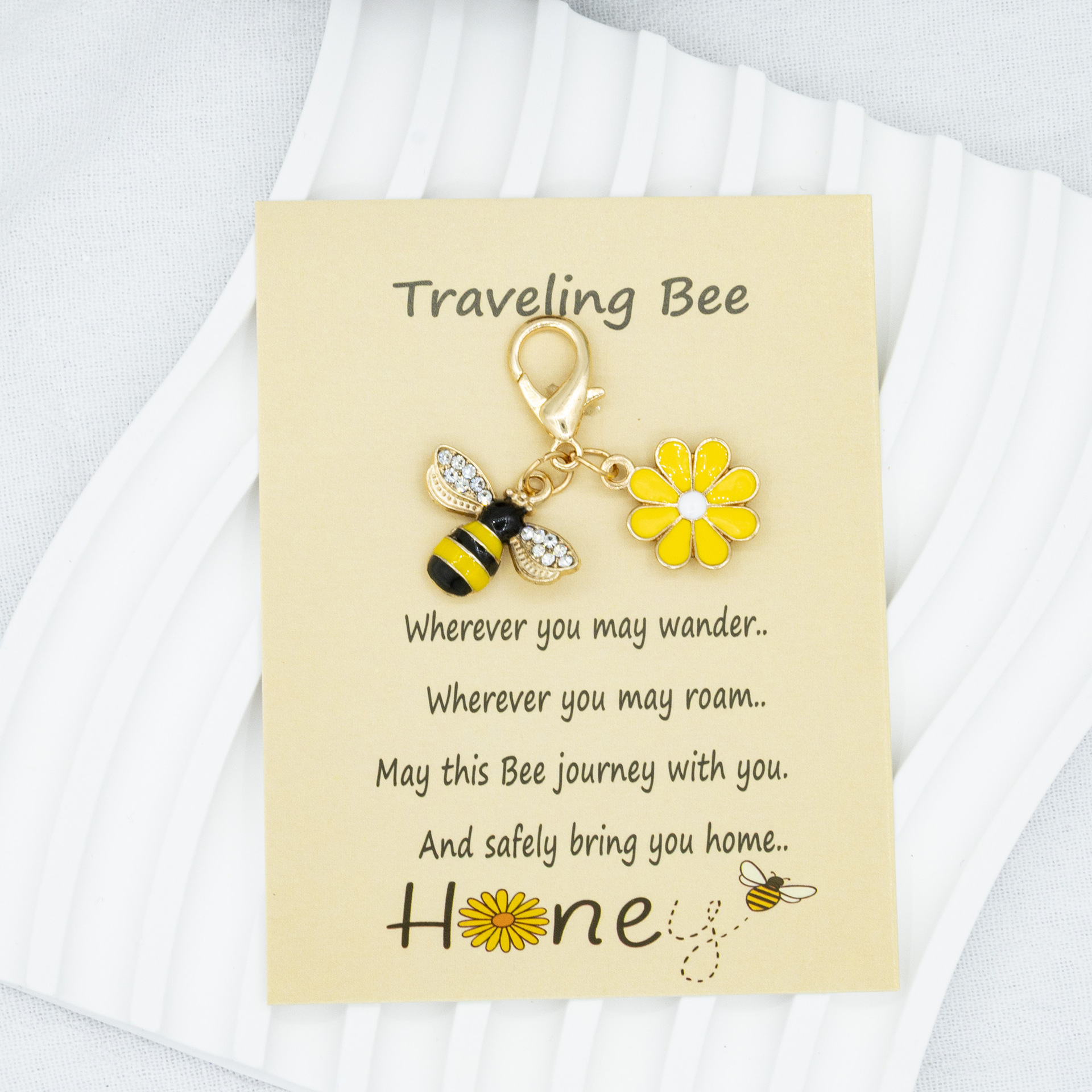 2:Traveling-bee card little bee [yellow flower]
