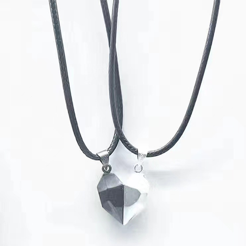 8:Black and white pair of necklaces (black rope black rope)