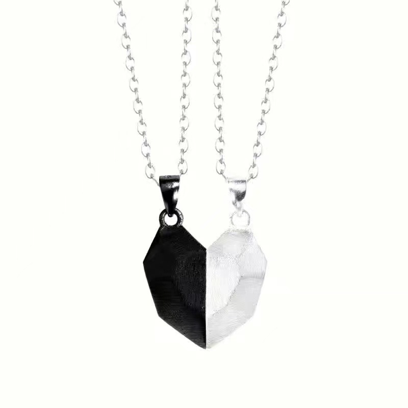 9:Black and white pair of necklace (silver chain silver chain)
