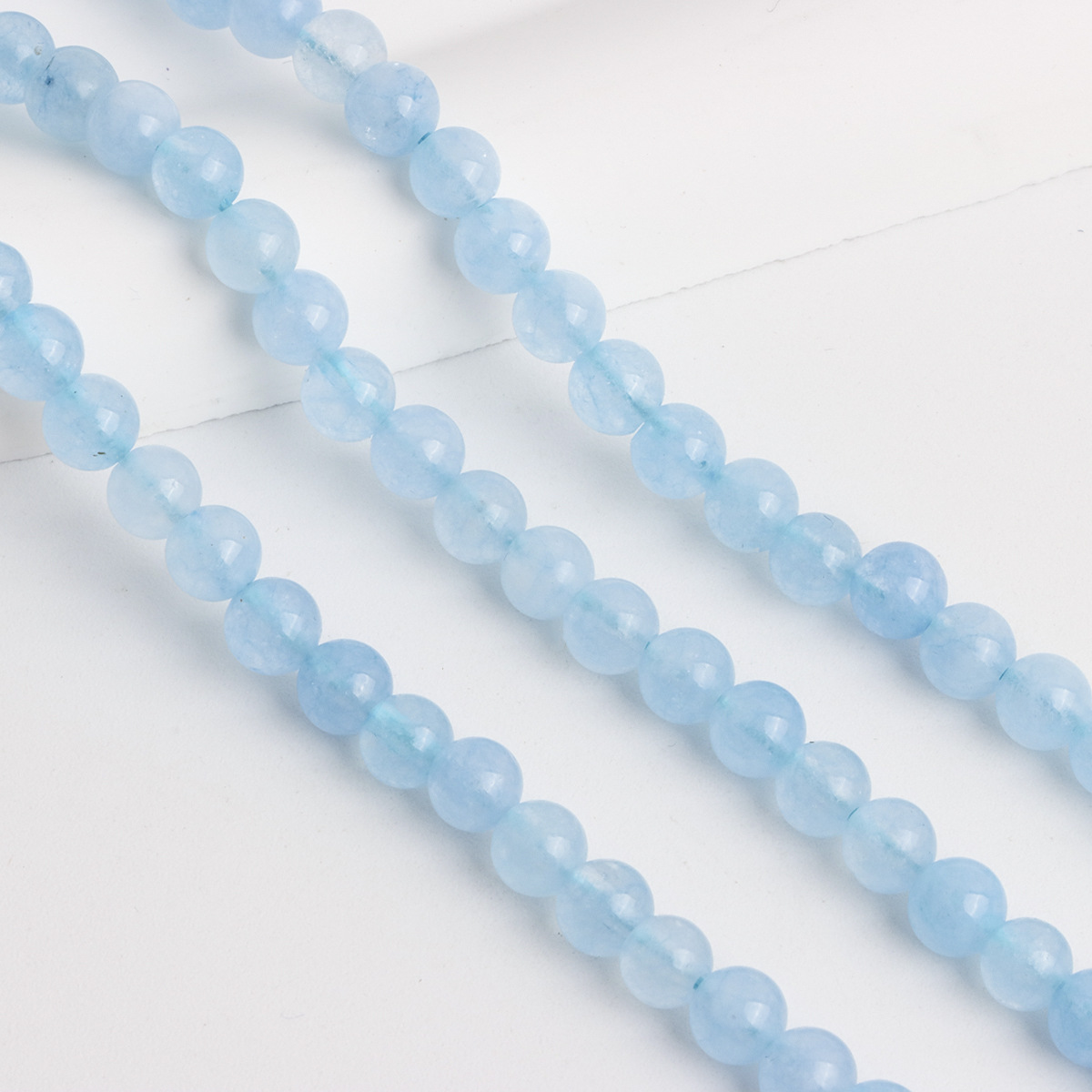 1:4mm aquamarine ball beads, blue version