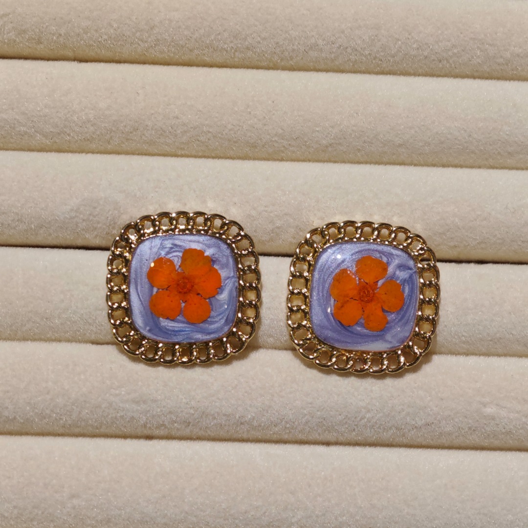 1:Orange flower style