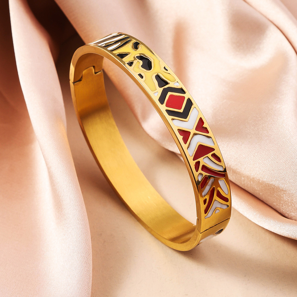 19:Sz729 (black, white, yellow and red) 10mm wide