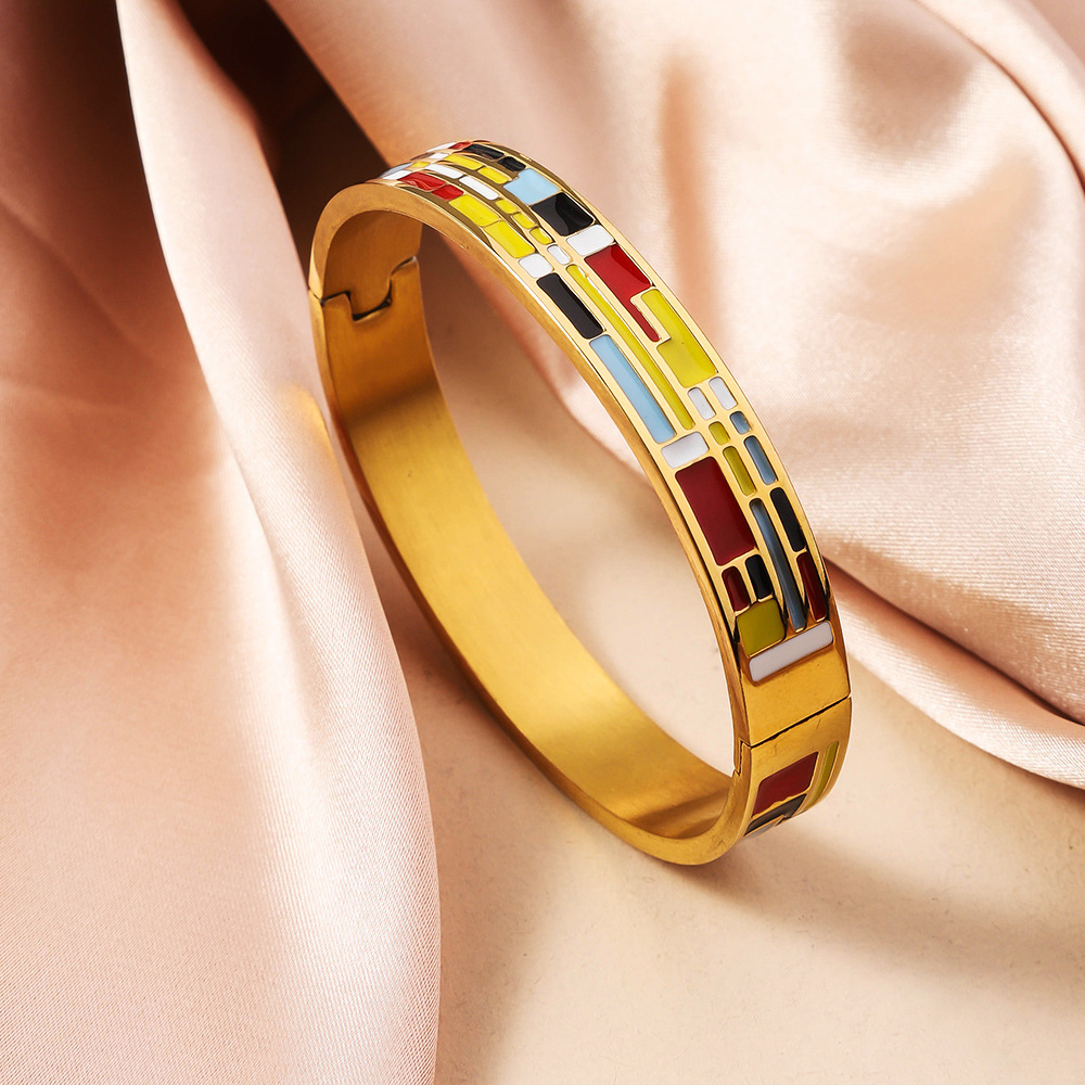 23:Sz727 (black, white, yellow, red and blue) 10mm wide