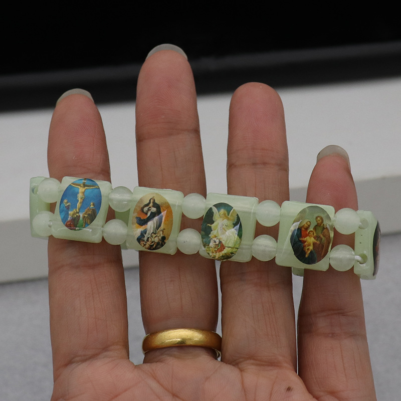 Luminous green mixed color