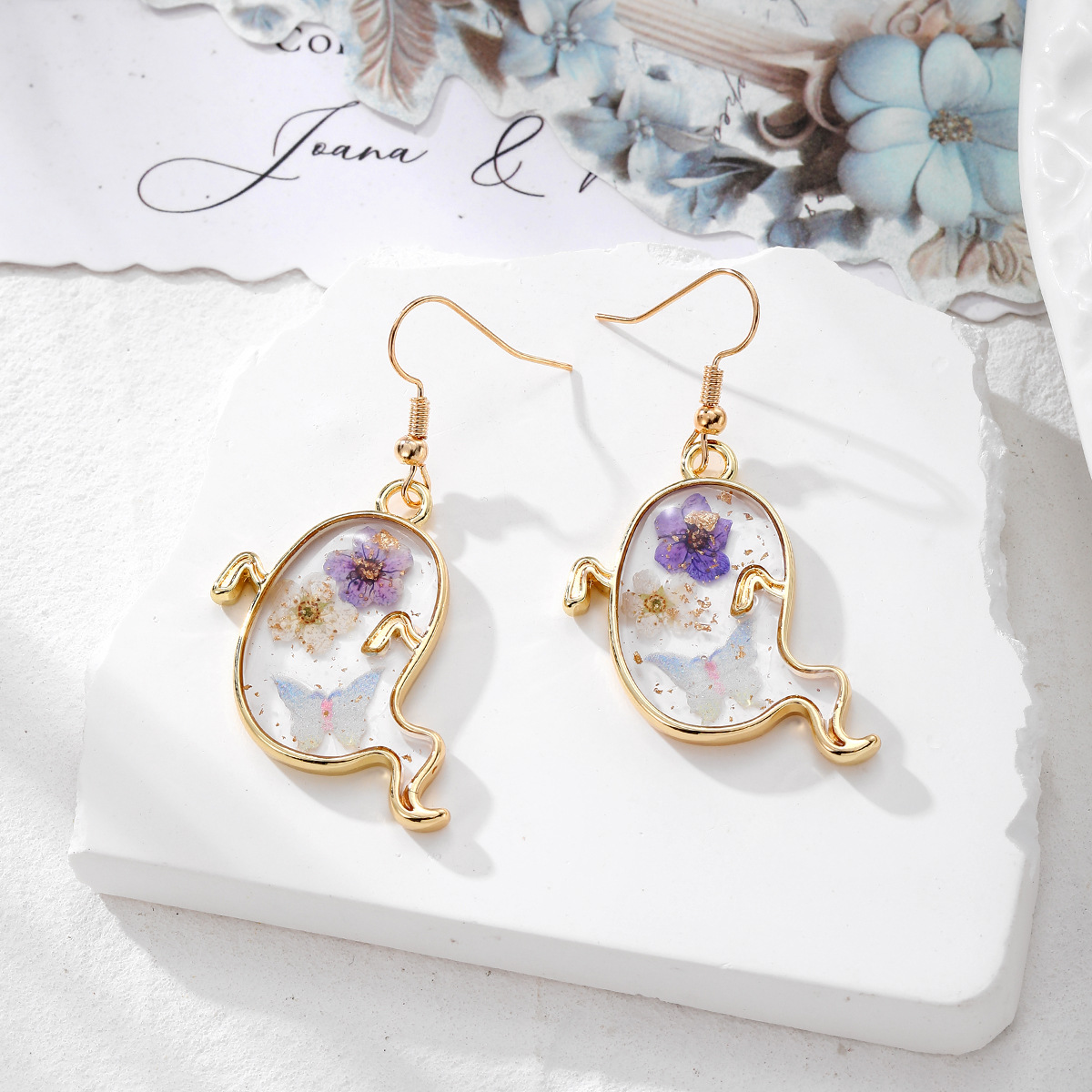 5:White and purple flower little ghost (gold hook)