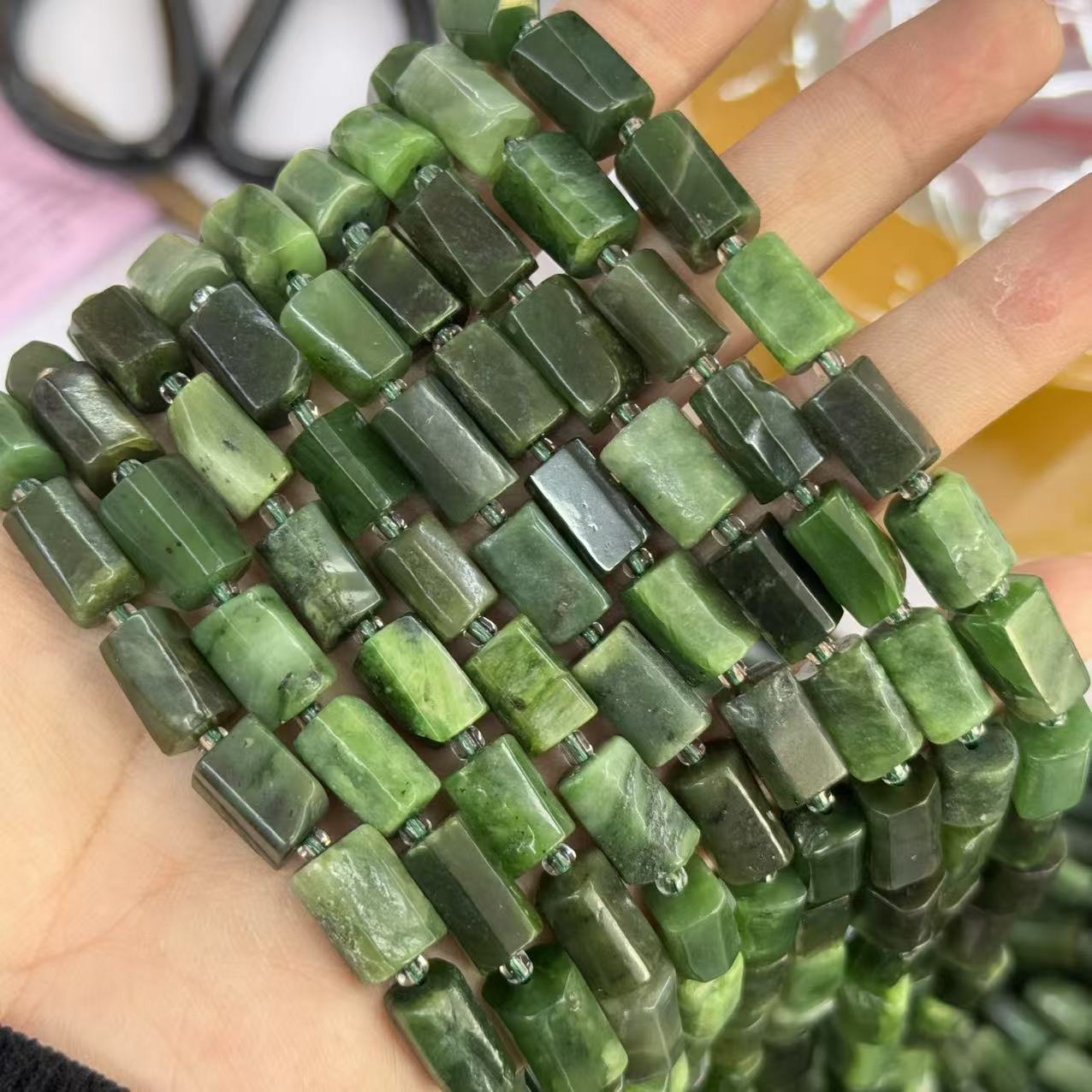 Jasper is about 7*11mm (small capsules, smooth sur