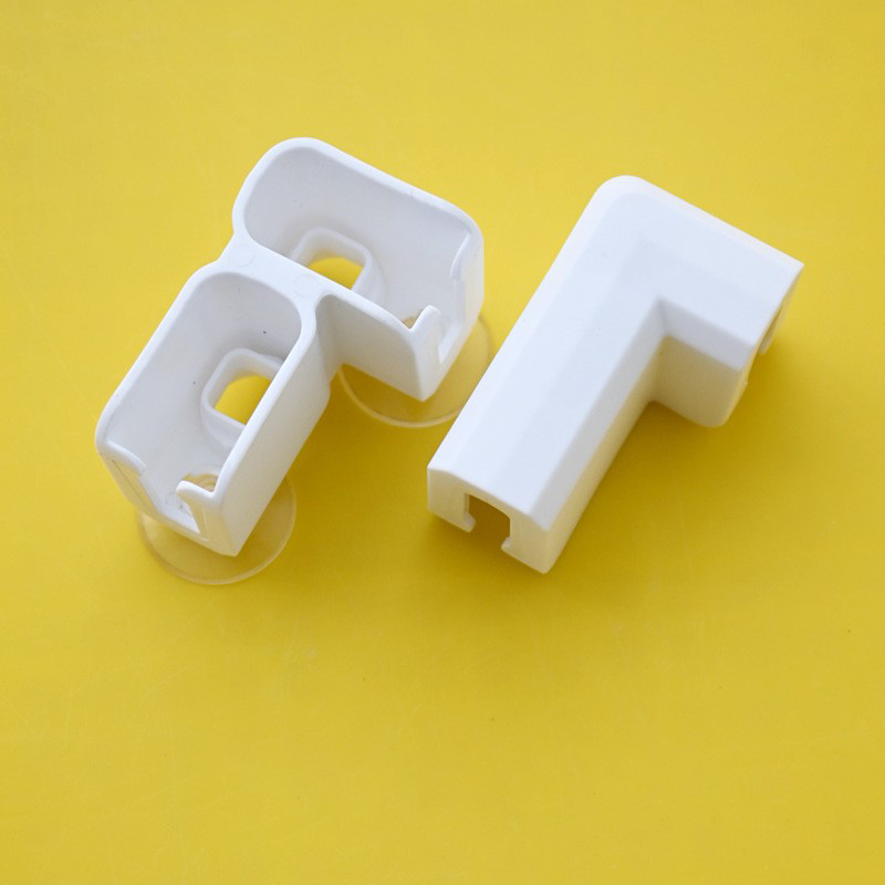 Corner Fastener(top   bottom) *1 set:8x4cm