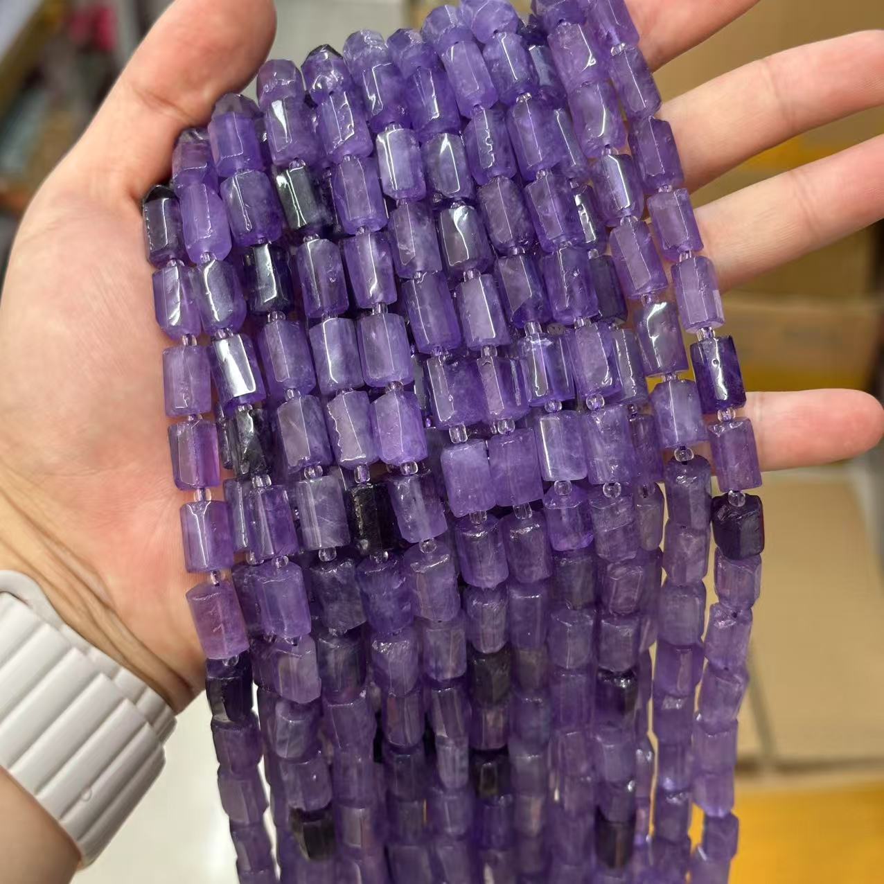 15:Light-colored amethyst about 8*12mm (small particles, smooth surface)