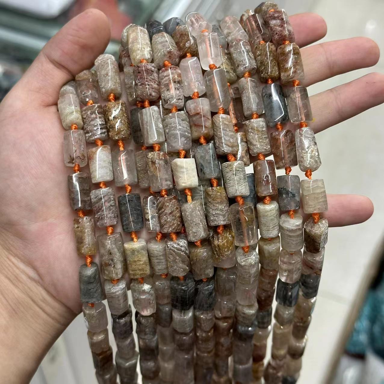 18:Thousand layer ghost about 9 * 14mm (large particles, glossy)