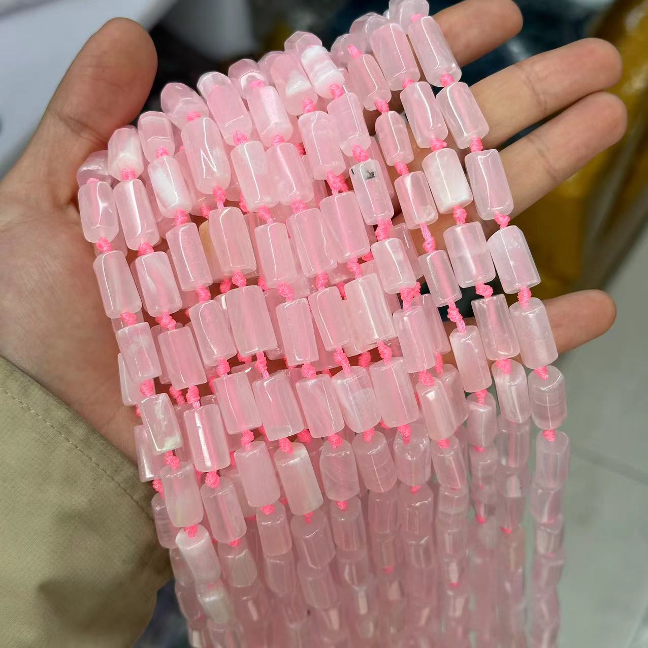 27:Pink calcite is about 7 * 11mm (small particles, glossy)