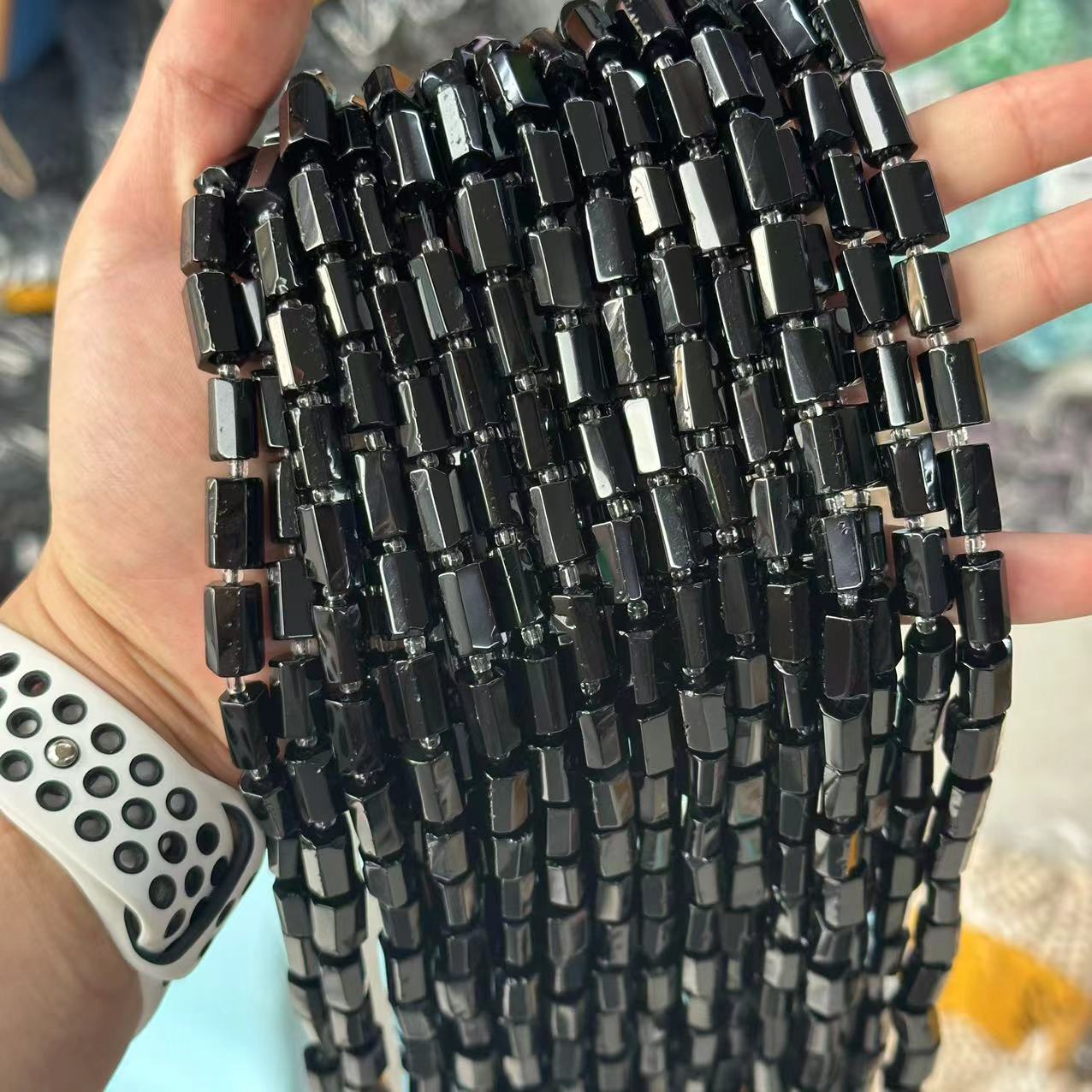 32:Black agate about 7*13mm (small particles, smooth)