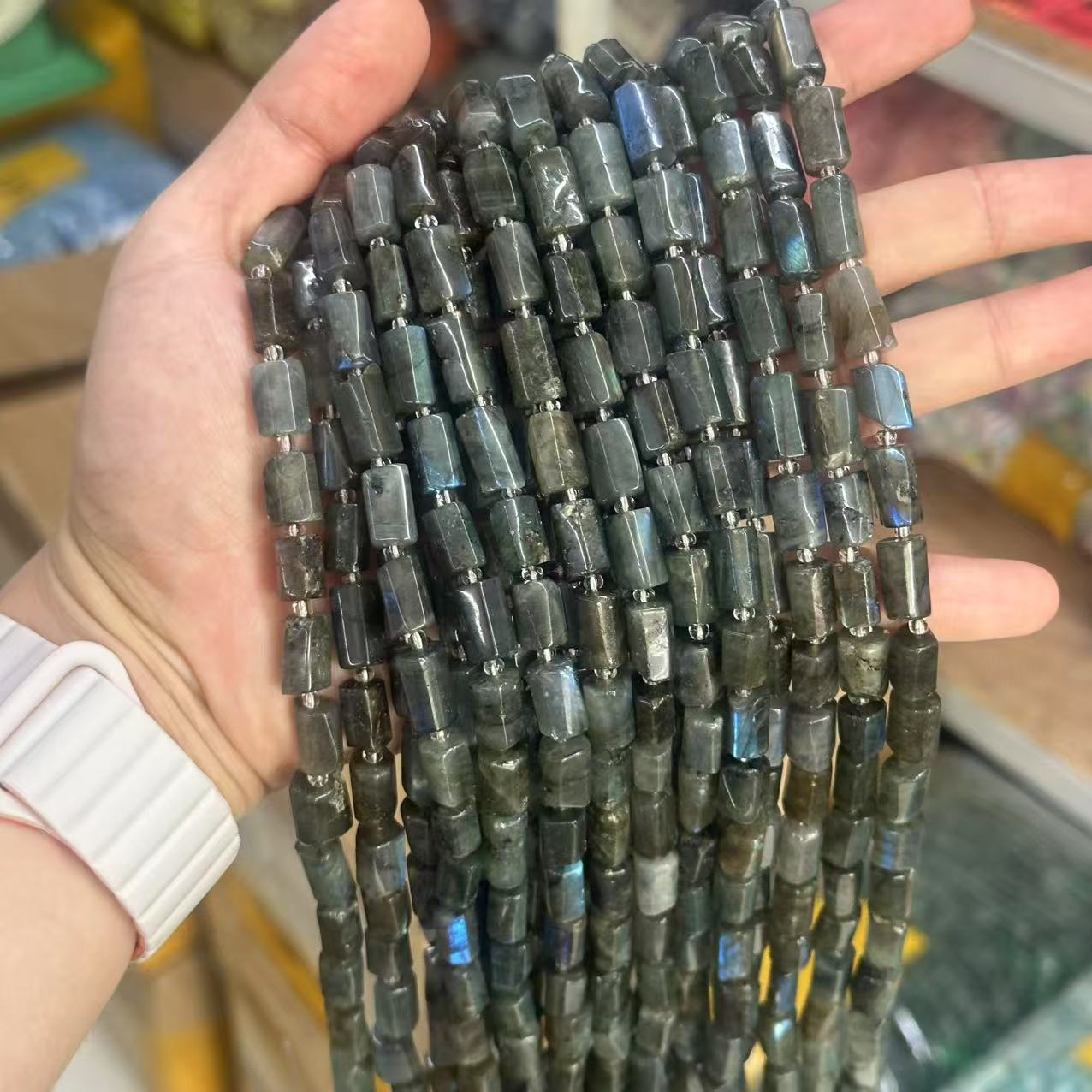 45:Black body blue light flash stone about 7*11mm (small particles, glossy)