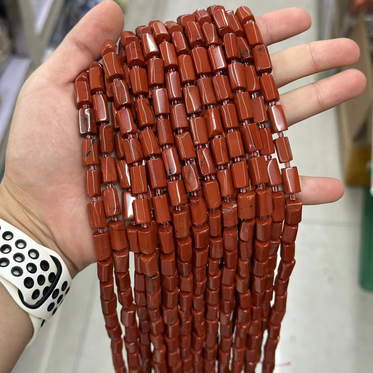 49:Redstone about 7*12mm (small particles, smooth)