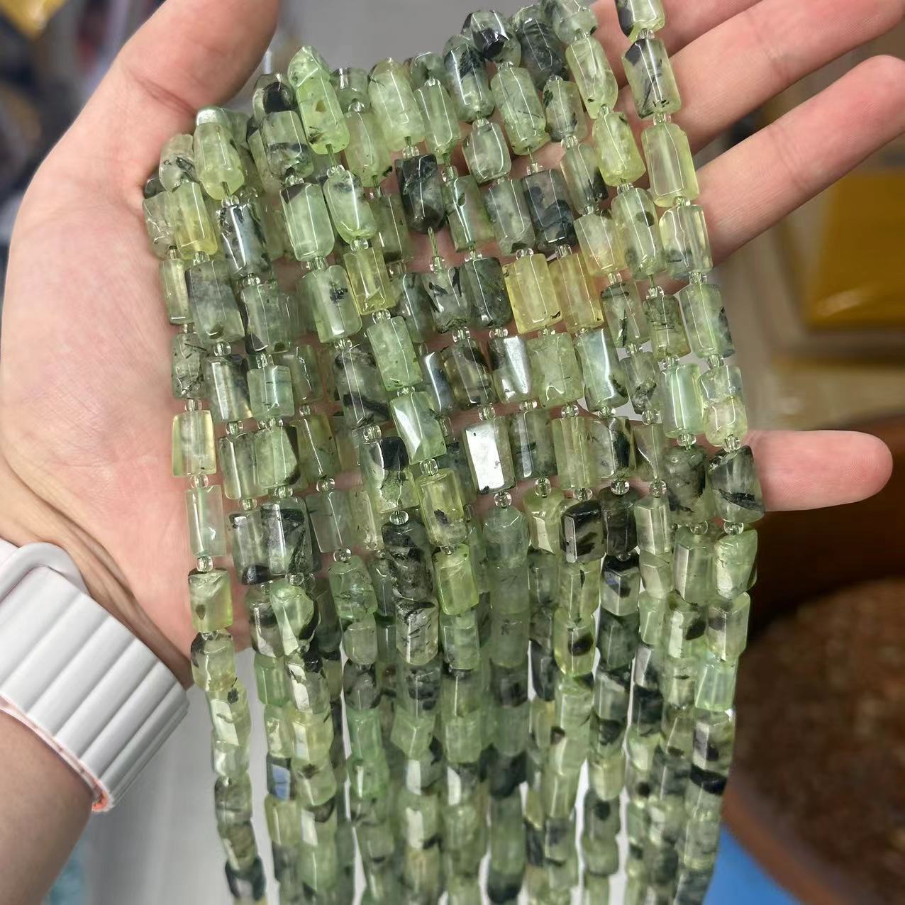 52:Grape stone about 7*11mm (small capsules, glossy surface)