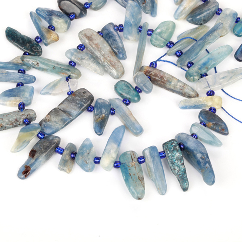 Light blue crystal 10-30mm