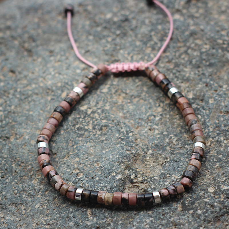 Black line red pattern silver spacer