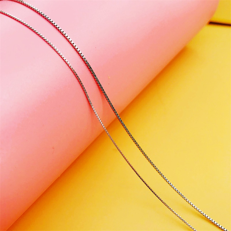 A box chain width about [0.8mm]] About 45cm